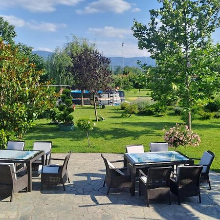 Green Villa Rodna Skopje Bagian luar foto