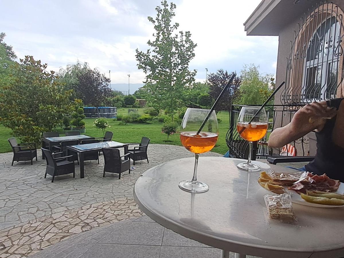 Green Villa Rodna Skopje Bagian luar foto